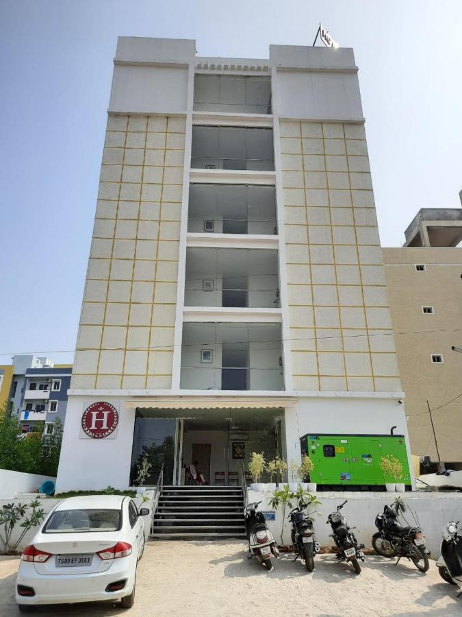 Hotel H Vijayawada Bagian luar foto